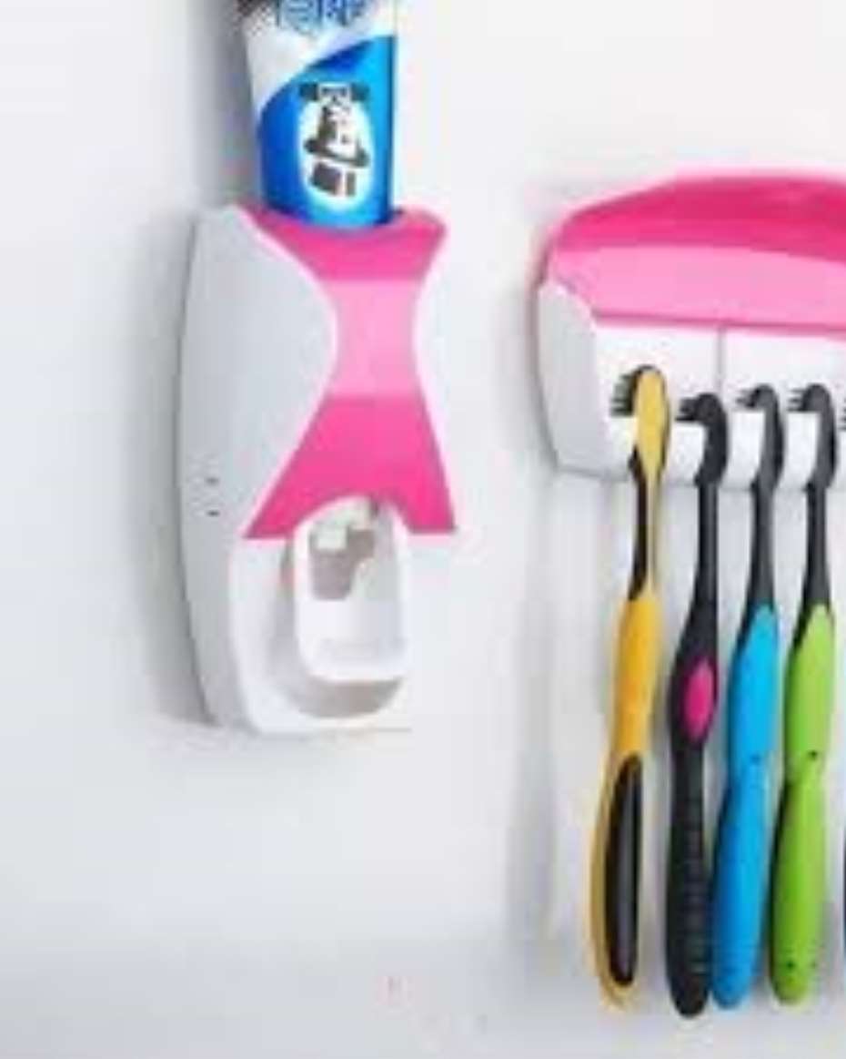 AUTOMATIC TOOTHPASTE SQUEEZING DEVICE