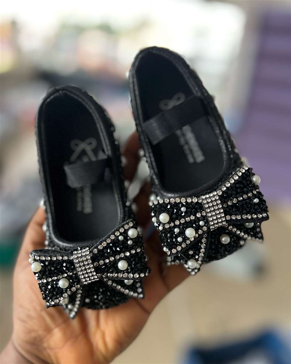 BEJEWELED GIRL SHOE BLACK SIZE 22