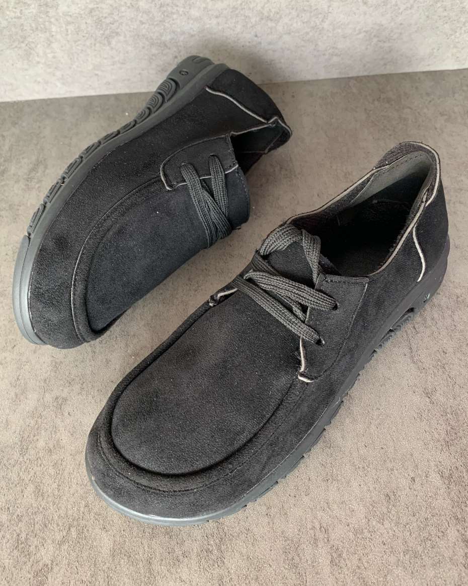 BLACK LACED SNEAKERS SIZE 37