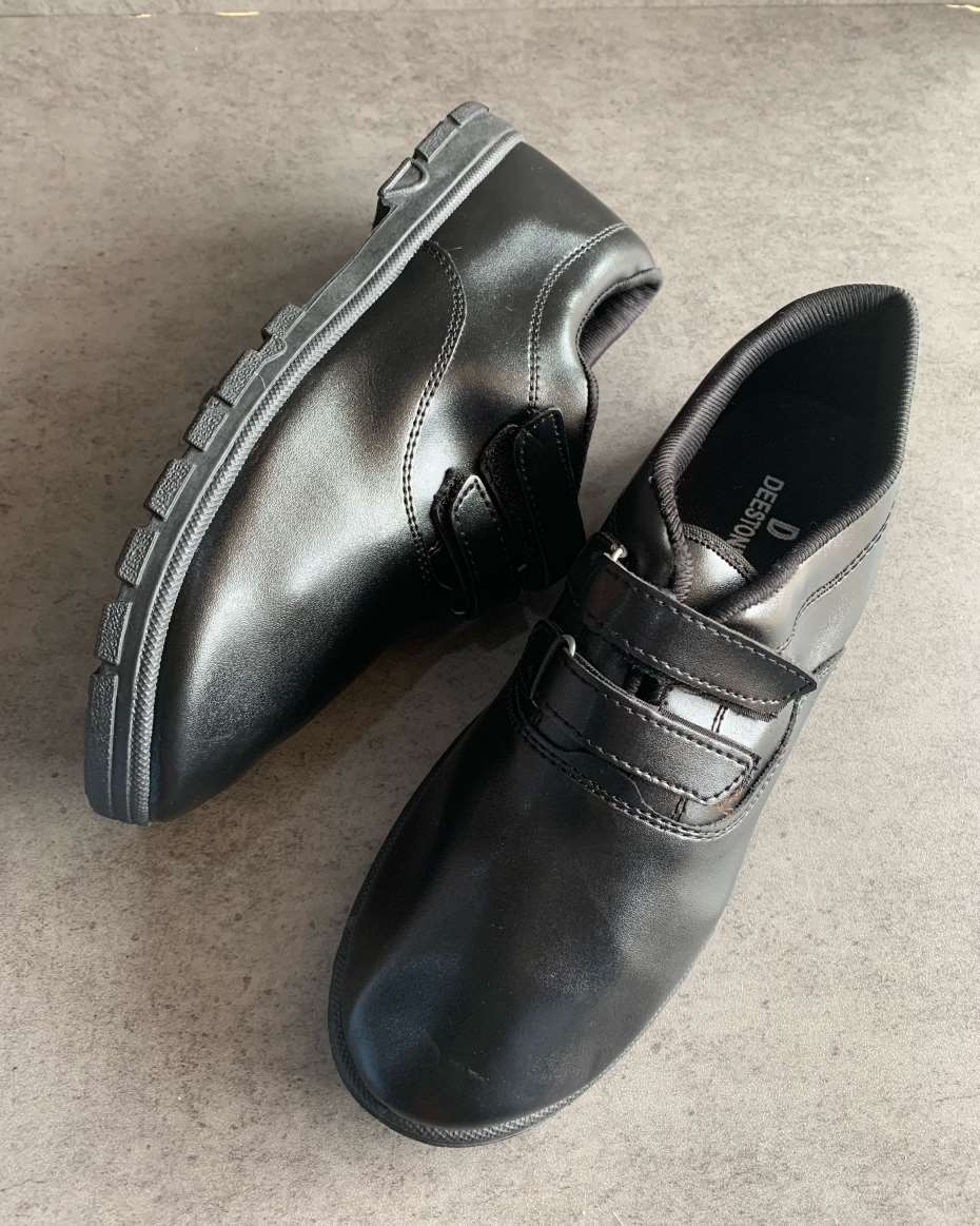 BTS DEESTONE BOY SHOE 6 BLACK SIZE 38