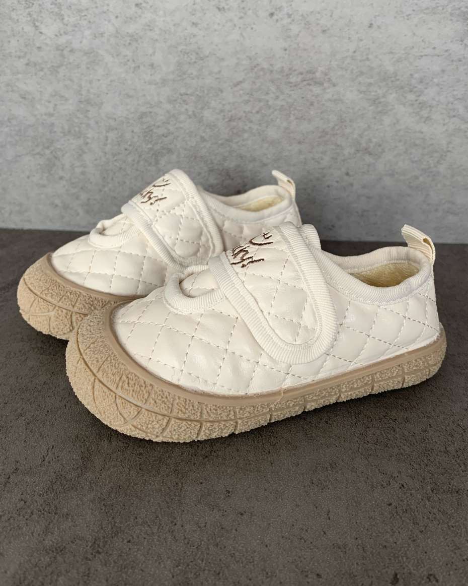 CUTE BABY SNEAKERS 140 CREAM SIZE 18