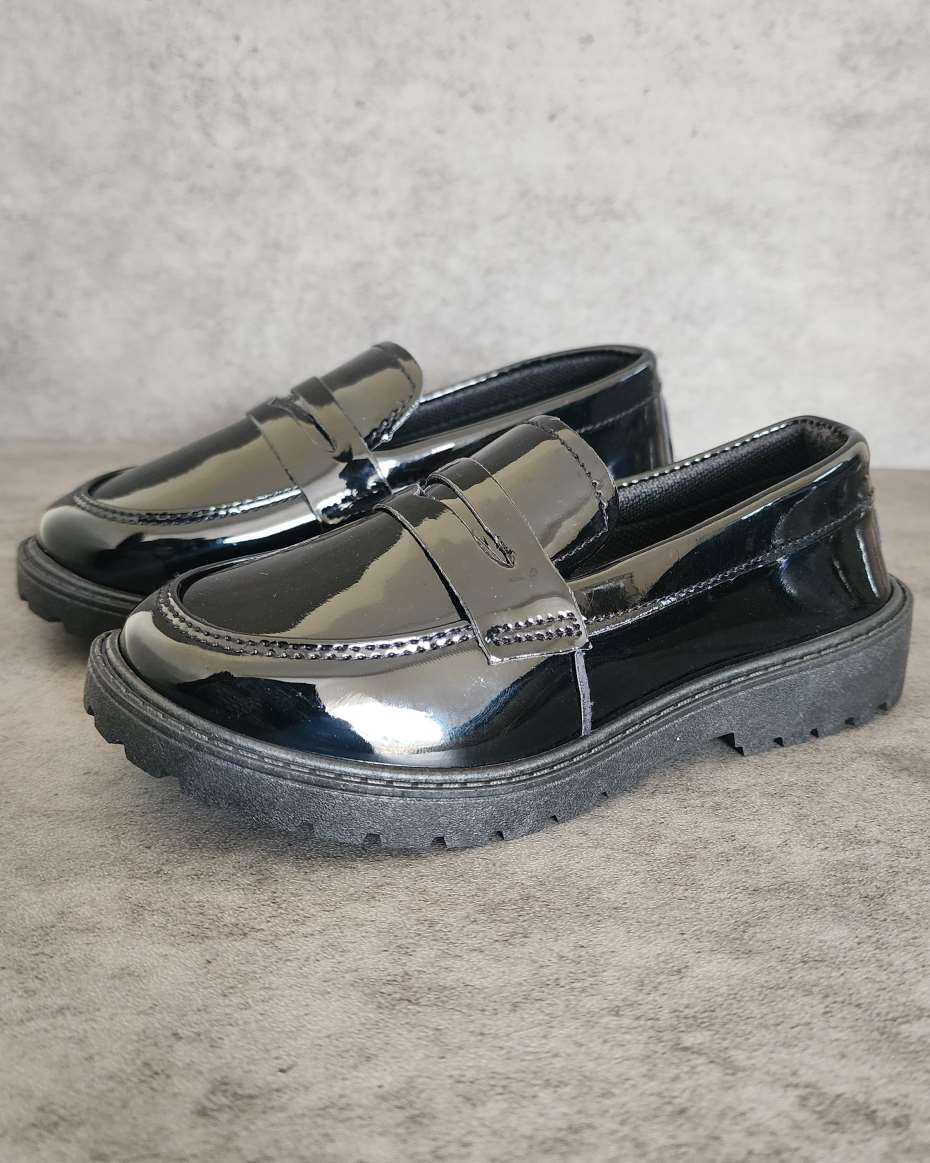 GLOSSY UNISEX LOAFERS BLACK SIZE 19