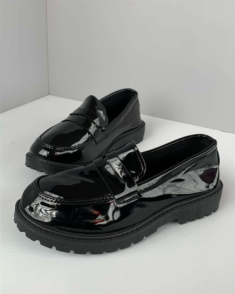 GLOSSY UNISEX LOAFERS BLACK SIZE 33