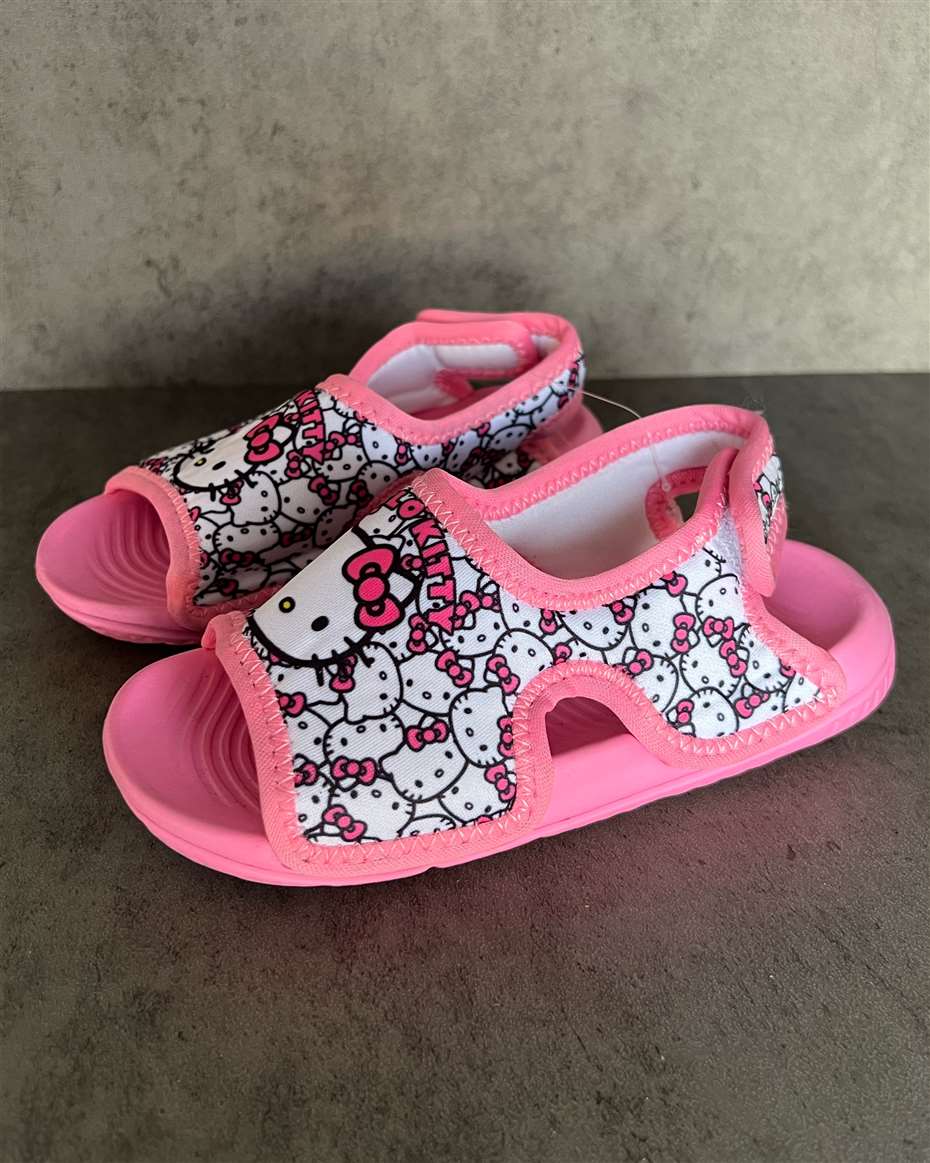 HELLO KITTY SANDALS SIZE 26/27
