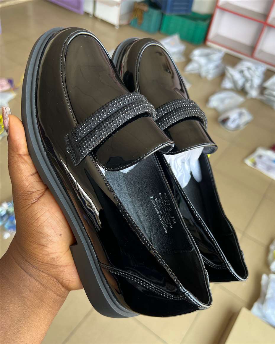 HIGH QUALITY EMBELLISHED LOAFERS BLACK SIZE 39