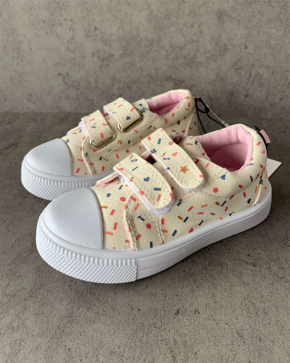 KOMFORME TINY SHAPES SNEAKERS 8 CREAM SIZE 24