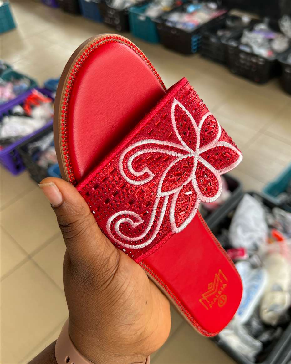 MALKIA SLIPPERS RED SIZE 41