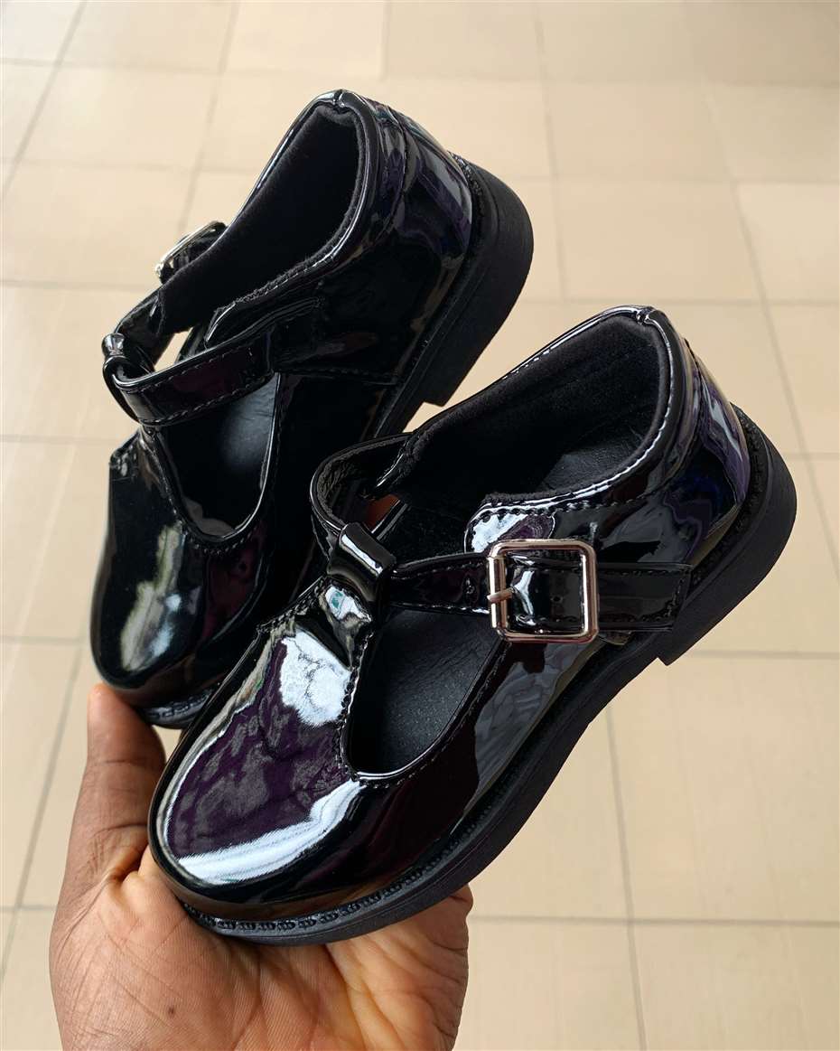 NEW GIRL SHOE BLACK SIZE 28