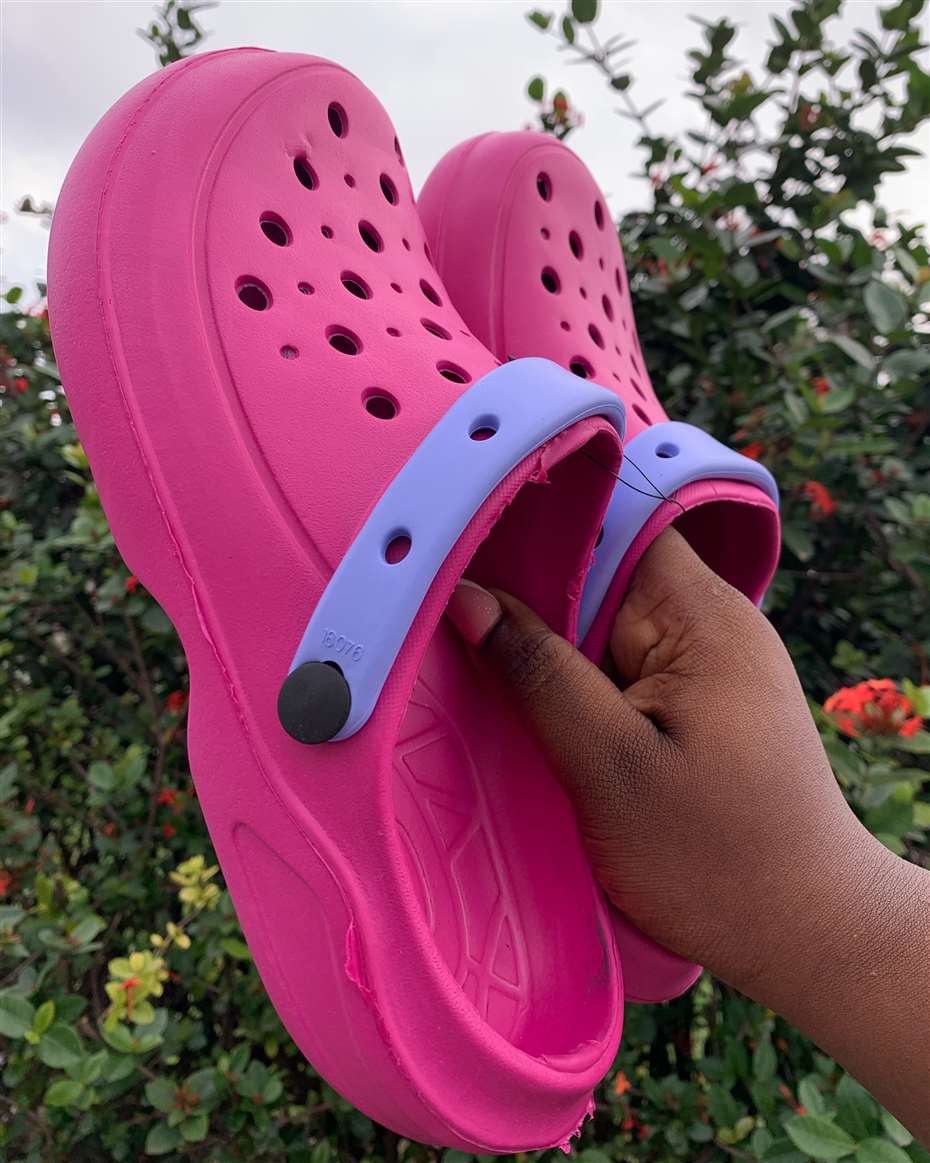 QUALITY CROCS DEEP PINK SIZE 40