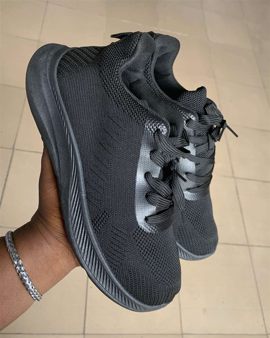 QUALITY UNISEX SNEAKERS BLACK SIZE 43