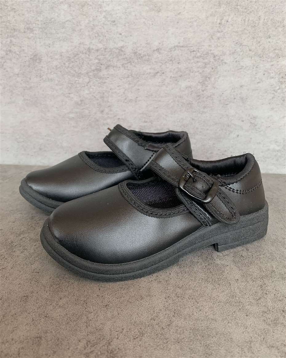 ROOTS GIRL BUCKLE SHOE 7 BLACK SIZE 28