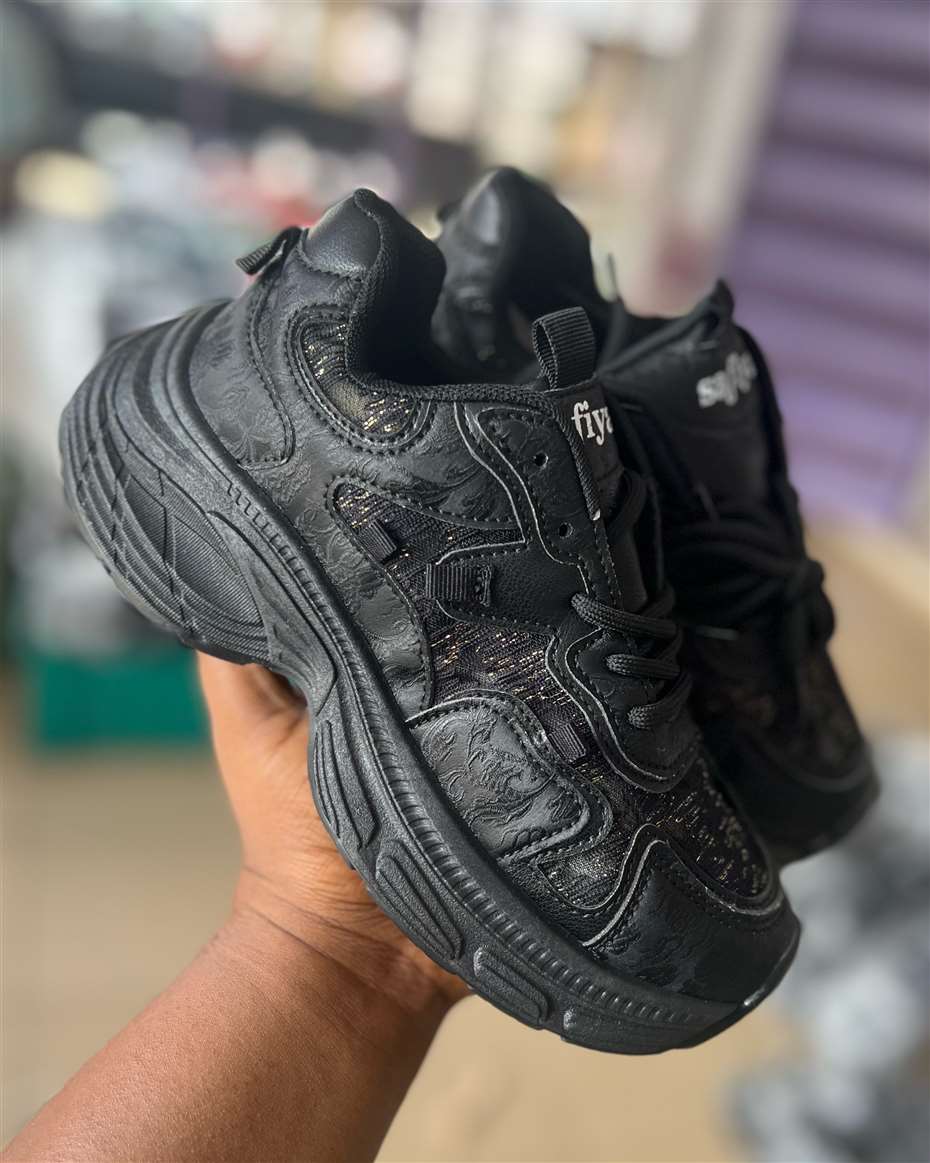 SAFIYA SNEAKERS BLACK  SIZE 38