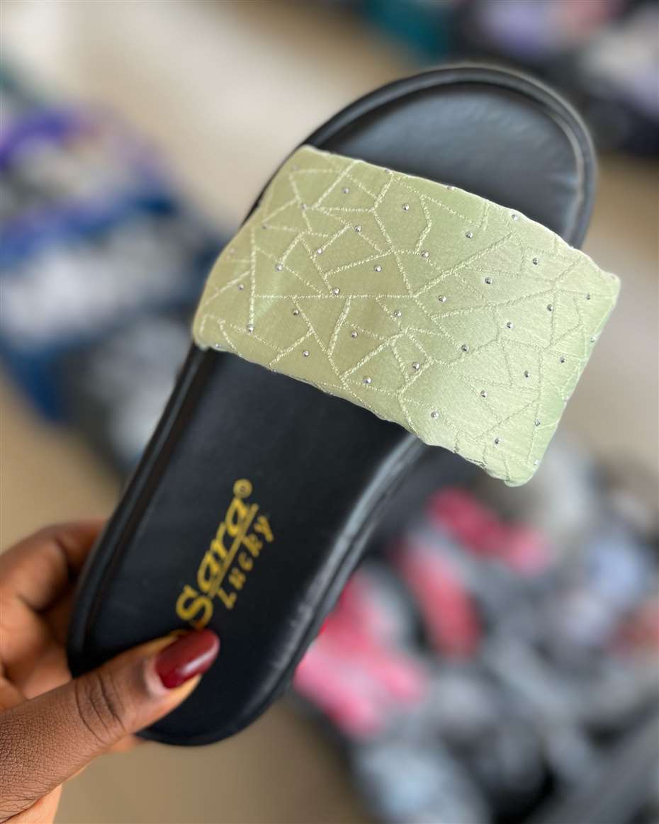 SL LADIES SLIDES GREEN SIZE 36