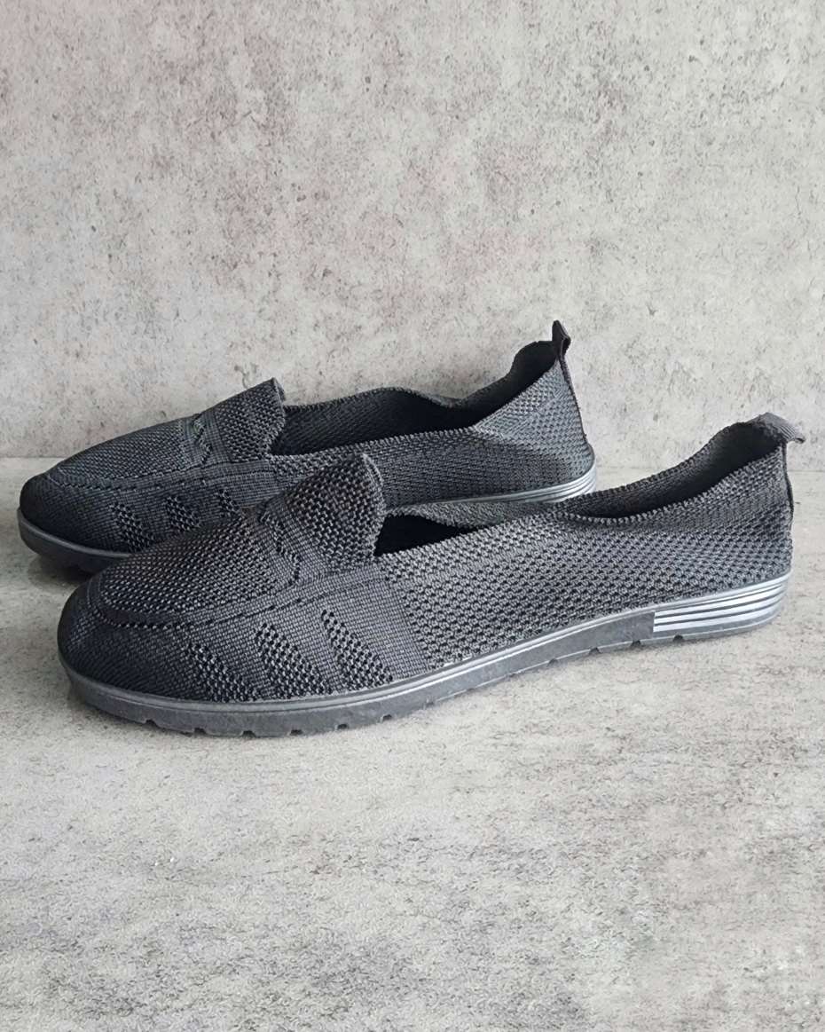 SLIP-ON/SHOE BLACK SIZE 37