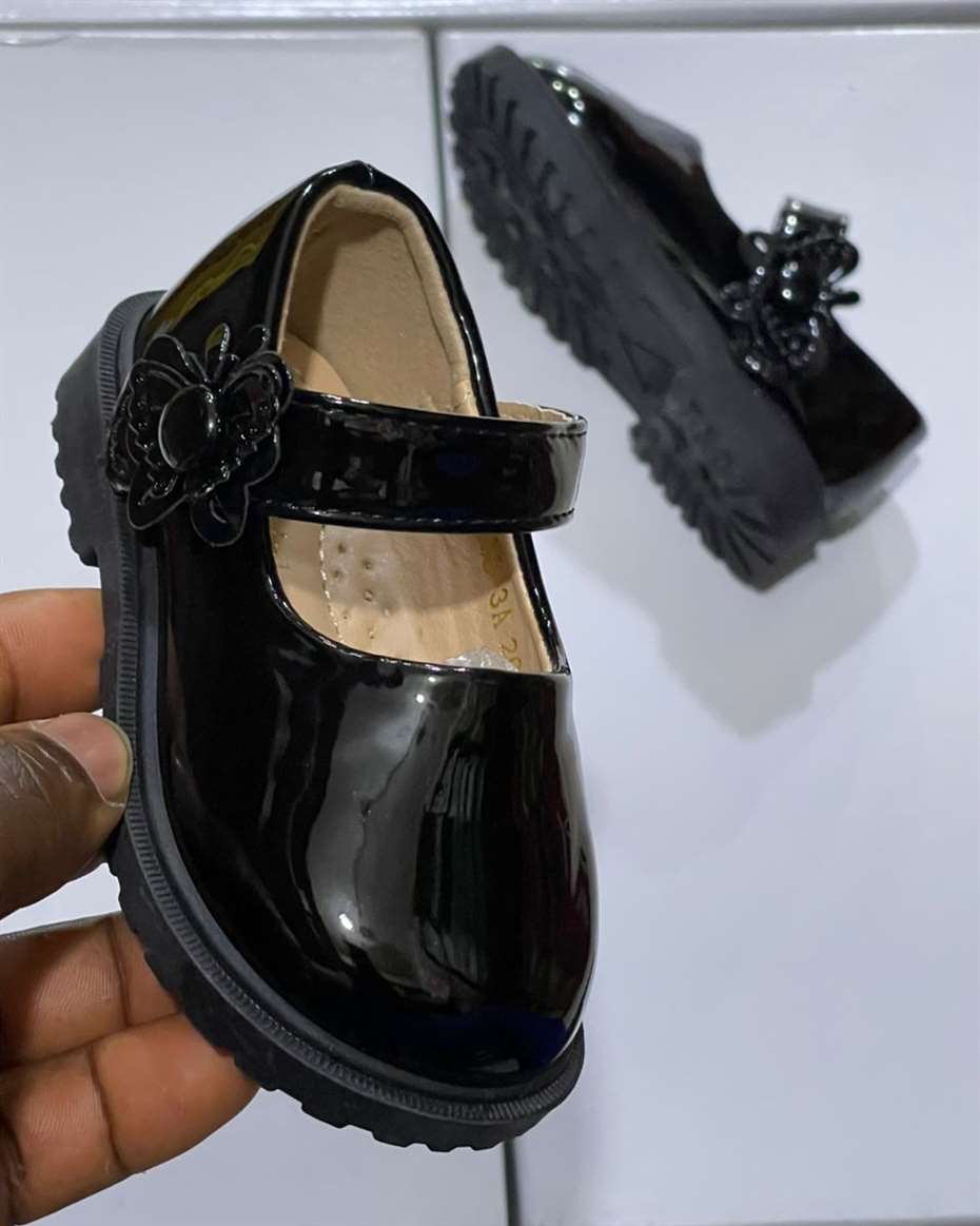 SUPER GIRL BUTTERFLY BUCKLE GIRL SHOE SIZE 30