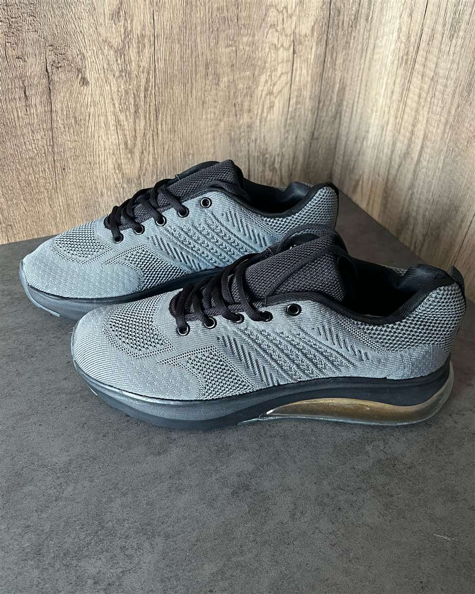 UNISEX SNEAKERS SIZE 44