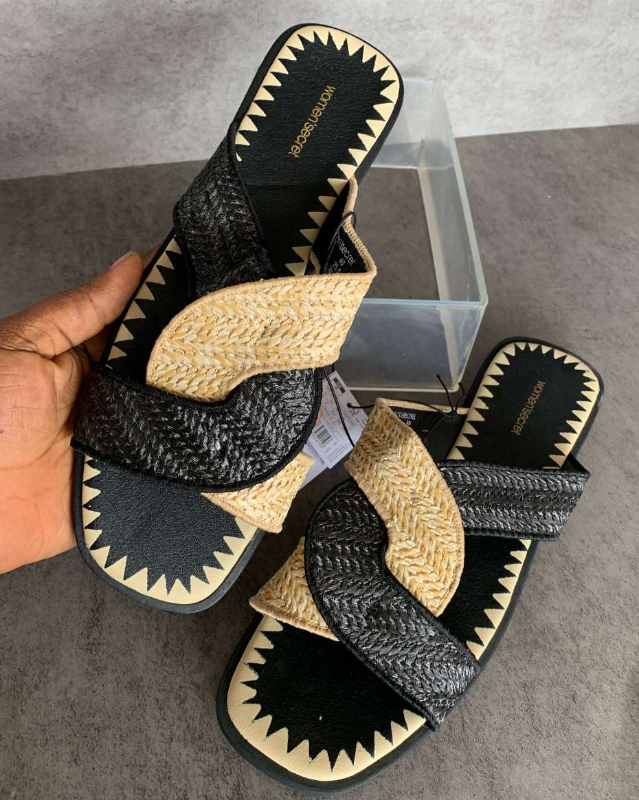 WOMEN SECRET BLACK & NUDE SLIPPERS SIZE 40